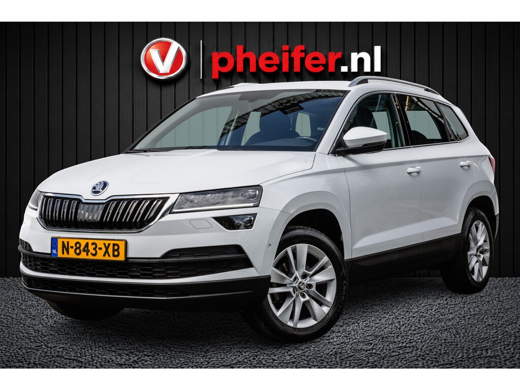Skoda Karoq 1.0 TSI Business Edition Plus Trekhaak/ Camera/ Navigatie/ Carplay/ Climate control/ Elek. achterklep