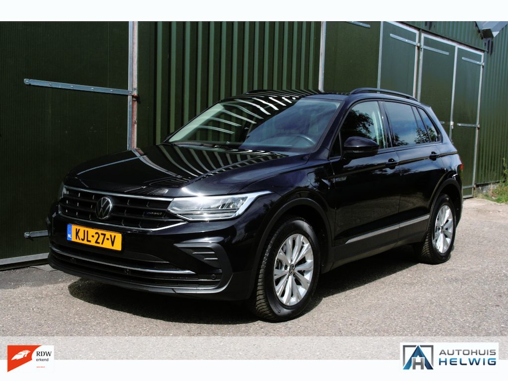 Volkswagen Tiguan 1.4 TSI eHybrid R-Line Business, SOH 98% NAVIGATIE, ASSIST, CAMERA, CLIMA