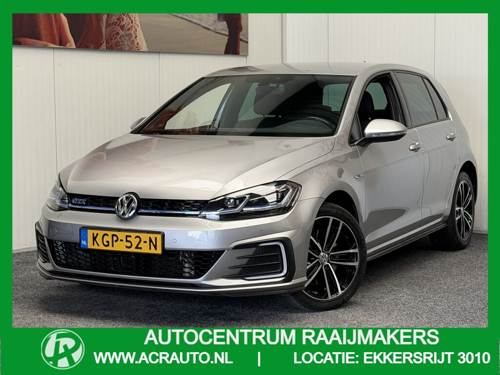 Volkswagen Golf 1.4 eHYBRID GTE NAVIGATIE ADAPTIVE CRUISE CONTROL CLIMATE CONTROL APPLE CARPLAY/ANDROID VERMOEIDHEIDERKENNING KEYLESS GO ACHTERUITRIJCAMERA PDC ZEER MOOI !!