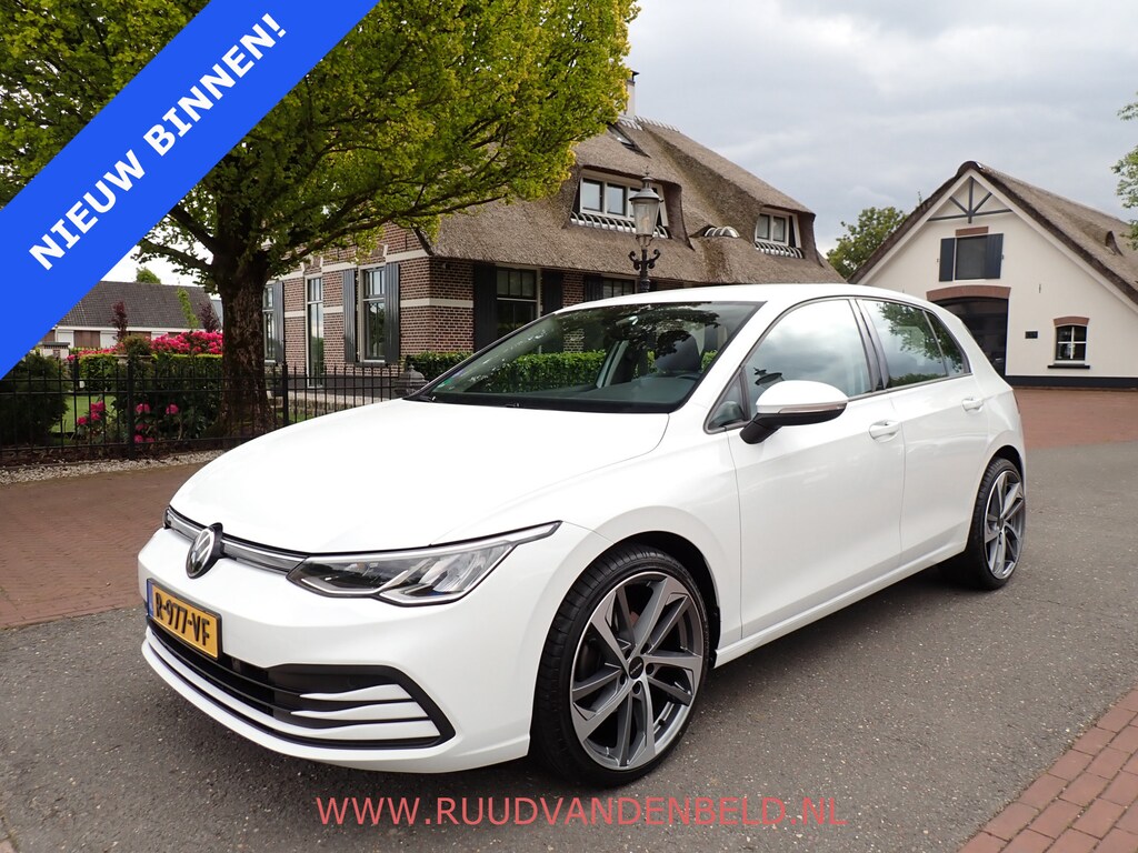 Volkswagen Golf 1.0TSI / ACC / CARPLAY / PDC / 19''