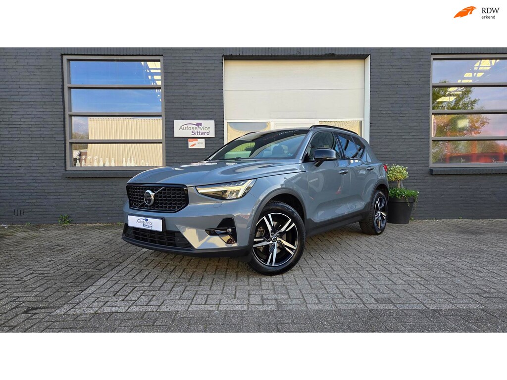 Volvo XC40 2.0 B3 Plus Dark Mild Hybride