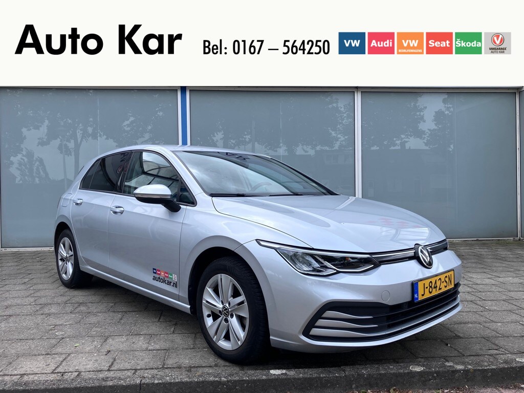 Volkswagen Golf 1.0 TSI Life Climatronic Parkeersensoren Navigatie