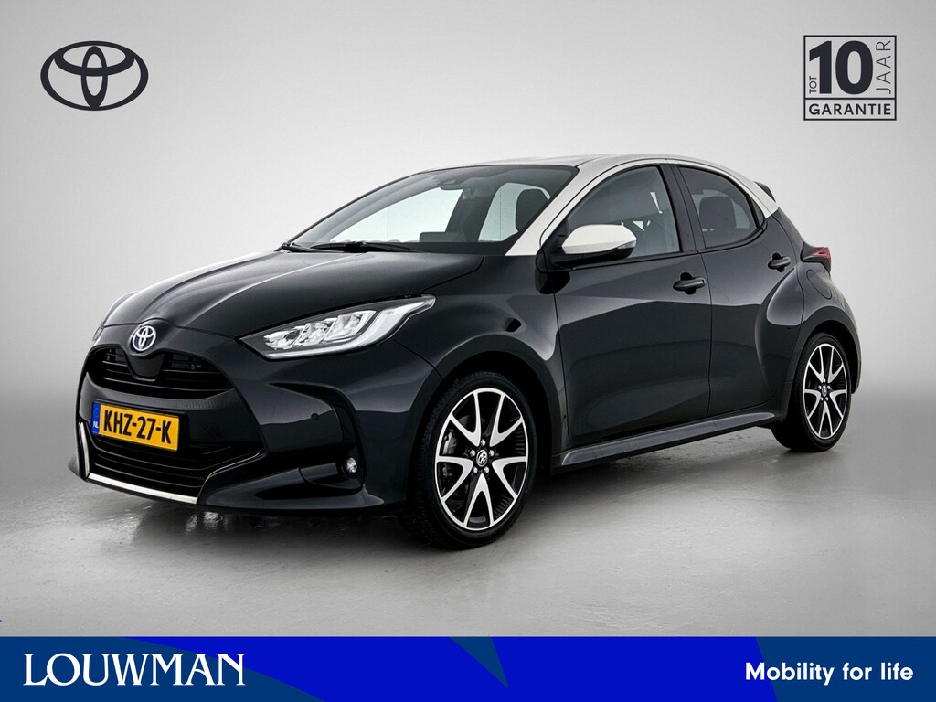 Toyota Yaris 1.5 Hybrid Executive Bi-tone | Head-Up Display | Dodehoek detectie | Parkeersensoren voor+achter | Stoelverwarming | Apple CarPlay/Android auto |