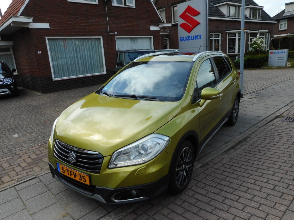 Suzuki S-Cross 1.6 High Executive / Panoramadak / Leder