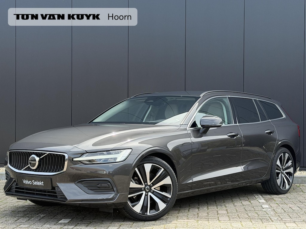 Volvo V60 2.0 B3 Core intellisafe/ keyless entry/ climate line/ 19 inch/ extra getint glas