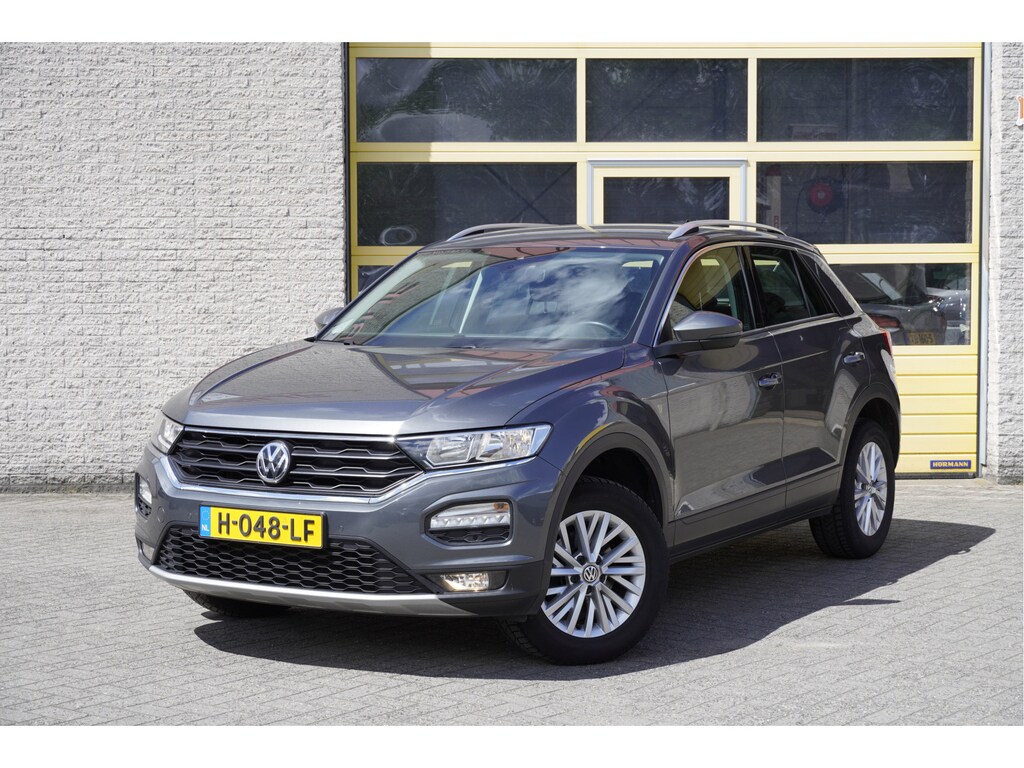 Volkswagen T-Roc 1.5 TSI 150PK! Automaat Style Business Lmv 16" | Led | Pdc | Achteruitrijcamera | Trekhaak | Elek. achterklep | App-Connect | Navi | Virtual cockpit | Climate control | Cruise control | Getint glas