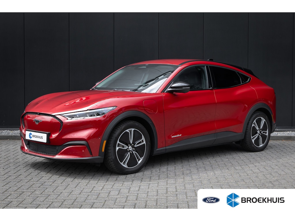 Ford Mustang Mach-E RWD 75 kWh | Camera | Adapt. Cruise | Standkachel | Stoel en Stuurverwarming | Apple/Android Carplay | Automatisch inparkeren | Lederen bekleding | Full LED