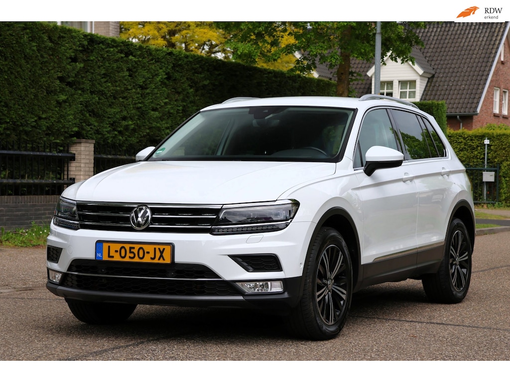 Volkswagen Tiguan 2.0 TSI 4Motion Highline | NAVI | CLIMA | CRUISE | LED | TREKHAAK | ZEER MOOIE GOED ONDERHOUDEN AUTO |