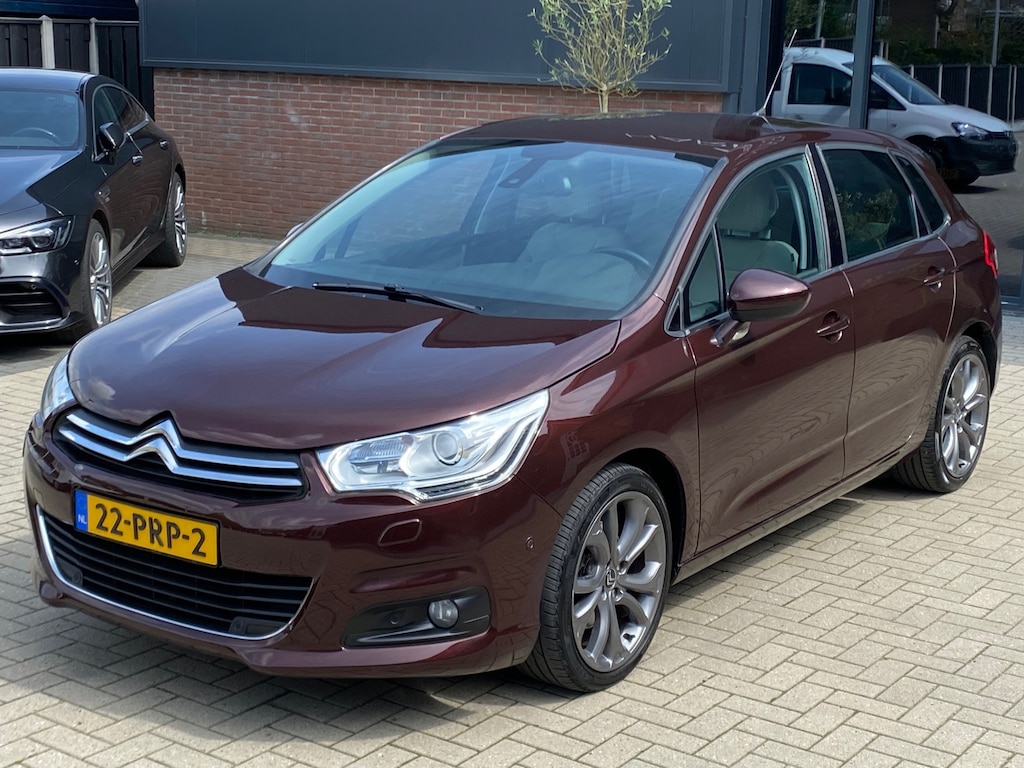 Citroën C4 1.6 THP 156 PK Exclusive AUTOMAAT NIEUWSTAAT XENON CRUISE PDC CLIMA