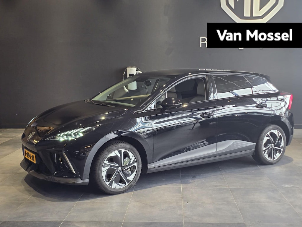 MG MG4 Luxury Long Range 64 kWh | Licht interieur | Stoel + stuur verwarming | 360 camera | 1e eigenaar | Carplay