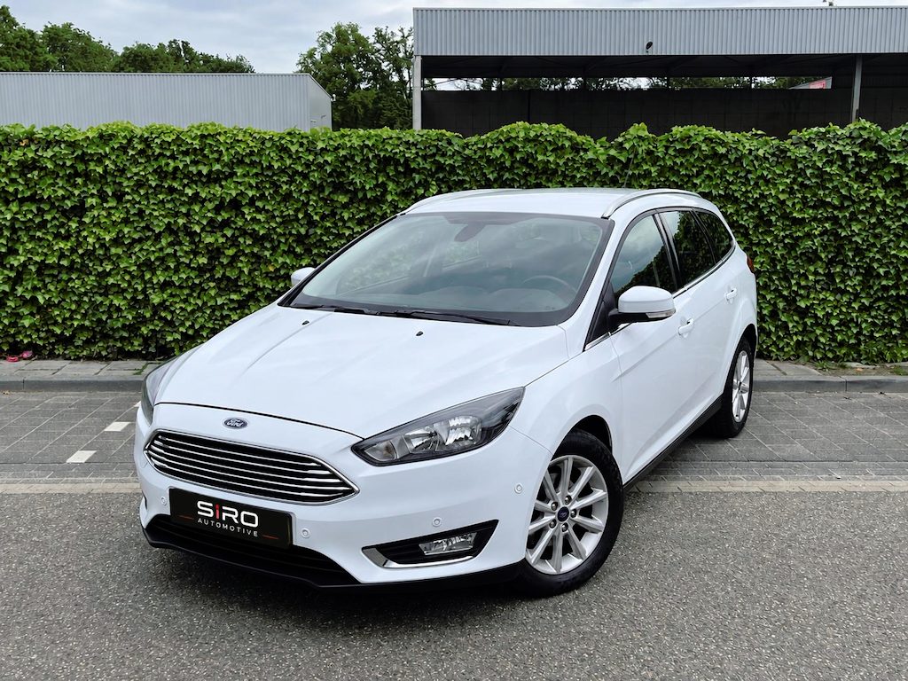 Ford Focus Wagon 1.0 Titanium * Navi * Nieuwe Distr. * Garantie