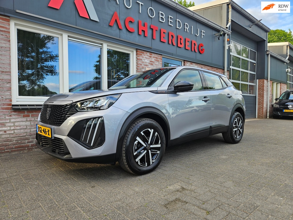 Peugeot 2008 1.2 Hybrid 136 Style Carplay! LED! Automaat! Cruise Control! Mooie/Nette Auto!