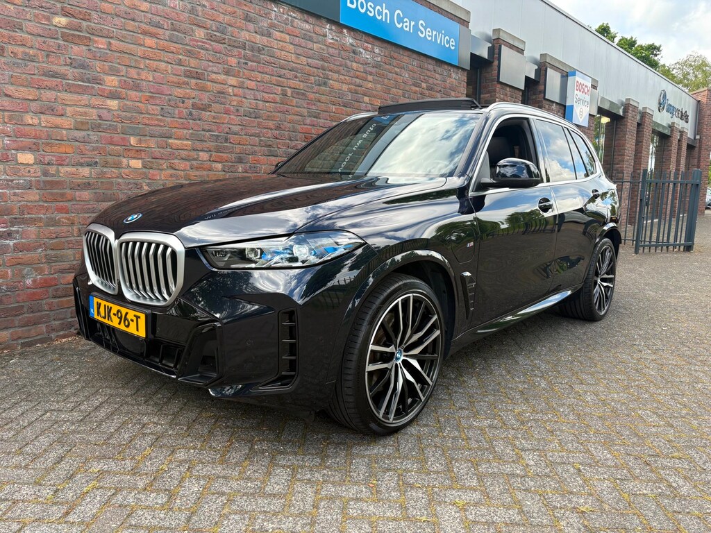 BMW X5 XDrive 50e M-sport|Sky Lounge|Harman Kardon|Driving assistant