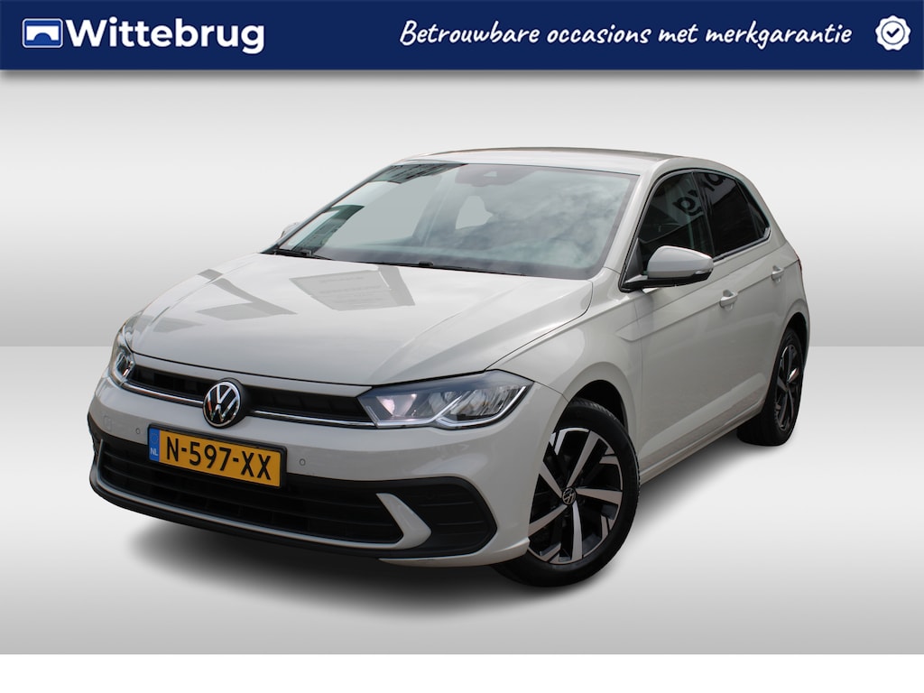 Volkswagen Polo 1.0 TSI 95pk Life / Navigatie by App-Connect / Parkeersensoren / LM 16'' / LED / Digital cockpit