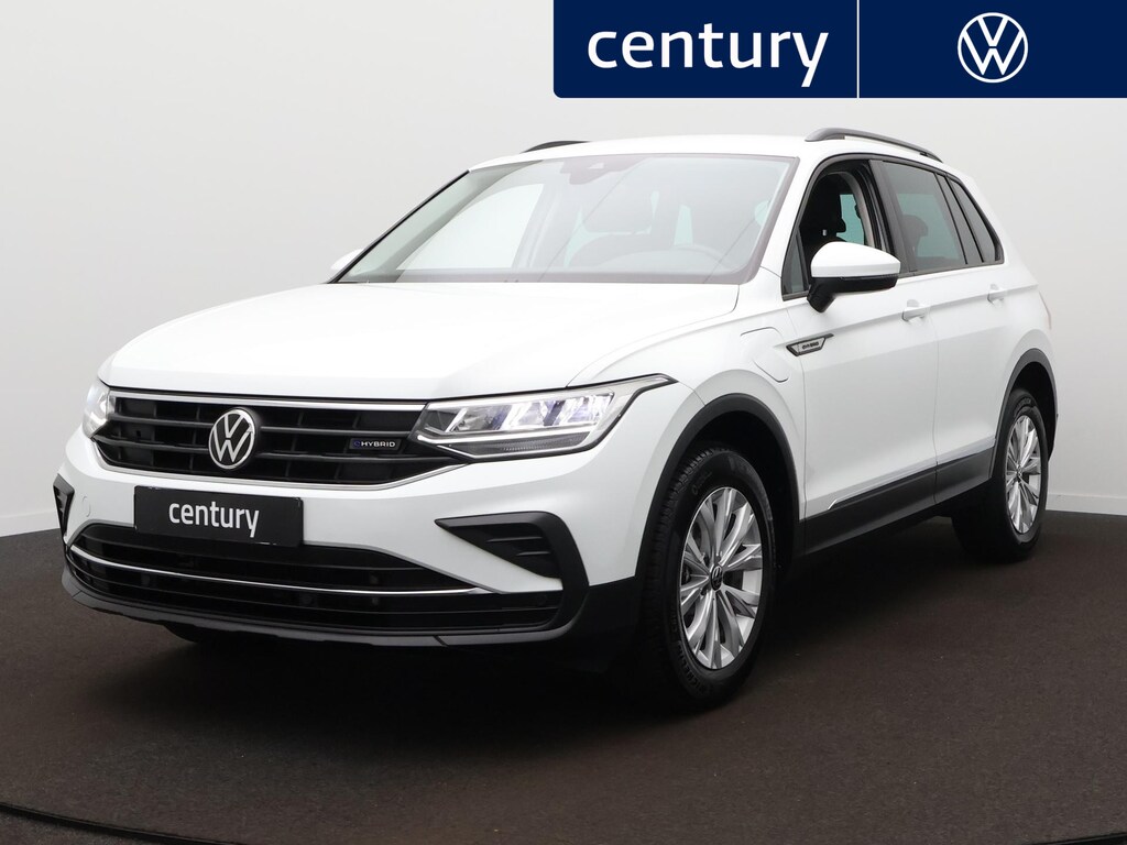 Volkswagen Tiguan 1.4 TSI eHybrid Life Automaat - Trekhaak - ACC - Navigatie - LED - Camera - Achterklep elektrisch - Climatronic