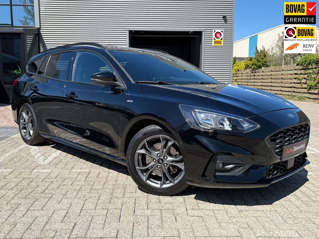 Ford Focus Wagon 1.0 EcoBoost ST Line Automaat Weinig KM
