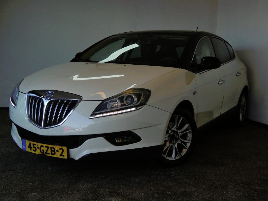 Lancia Delta 1.4-16V Oro