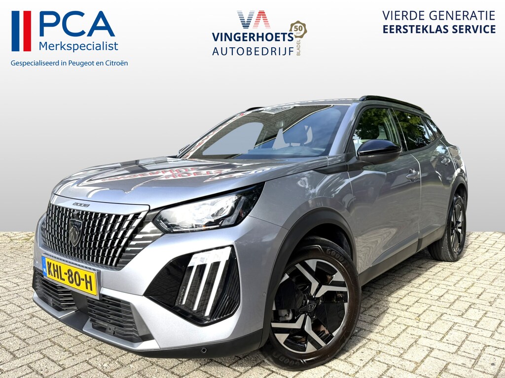 Peugeot 2008 100 Pk Benzine * Hele Luxe Allure * Navigatie * Voor- en Achter Parkeer Camera en Sensoren * L.M. Velgen * Dodehoekbewaking * Keyless Start & Entry * Draadloos Apple Carplay /* Android Auto * Vingerhoets; Vierde Generatie Eersteklas Service. Al meer dan 100 jaar een begrip in de Brabantse Kempen.