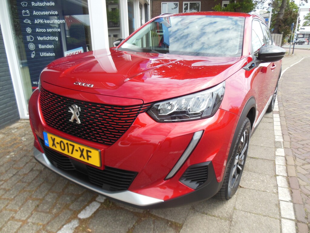 Peugeot e-2008 EV Allure Pack 50 kWh 12 maanden Bovag garantie carplay/android SOH 93.3%