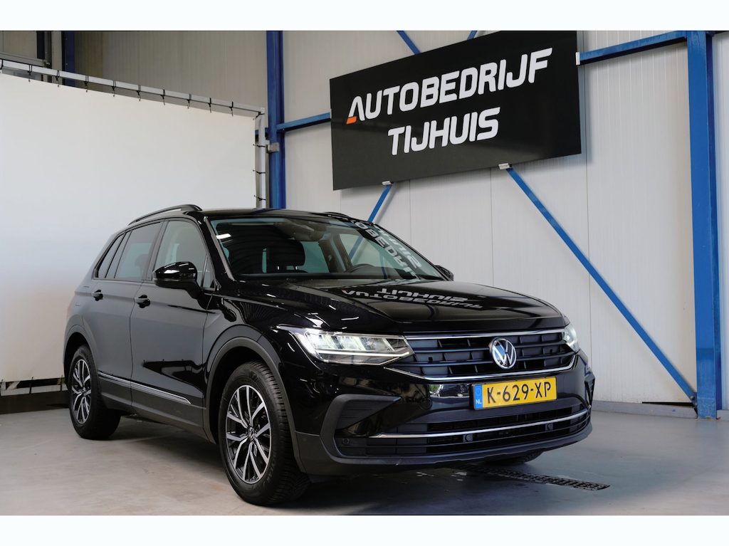 Volkswagen Tiguan 1.5 TSI Life - N.A.P. Airco, Cruise, Navi, PDC, Carplay, Trekhaak.
