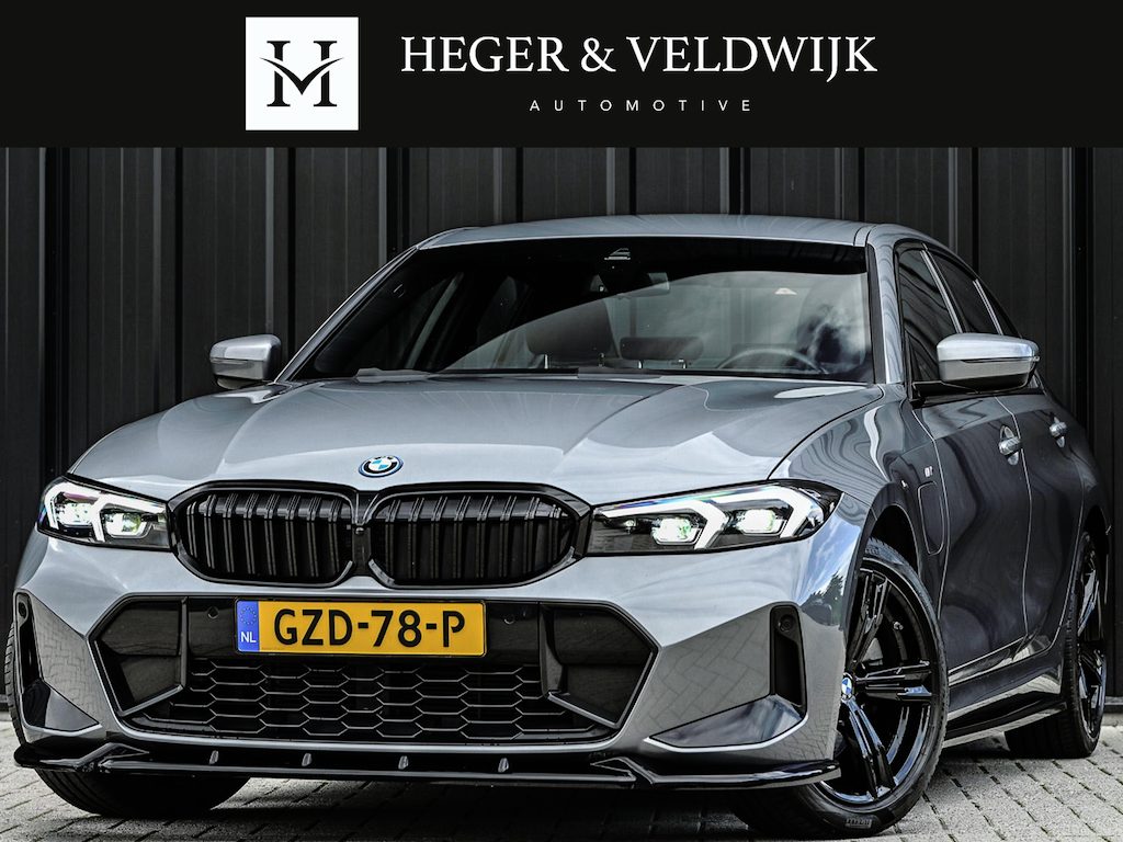 BMW 3-Serie 330e | M-Sport | NL auto | Facelift | Stoelverwarming | Camera | Ambiance Interieur | Shadowline | Led Koplampen |