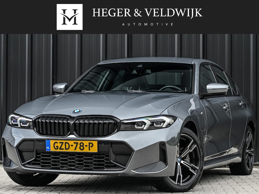BMW 3-Serie 330e | M-Sport | Facelift | Shadowline | Led Koplampen | Camera | NL auto | Stoelverwarming