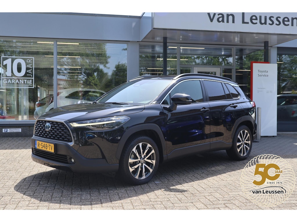 Toyota Corolla Cross 2.0 HYBRID 184PK FIRST-EDITION BLIND-SPOT EL-ACHTERKLEP ALL SEASONS APPLE/ANDROID  KEYLESS PARK-SENSOREN STOELVERW DRAADLOOS-LADEN AD-CRUISE