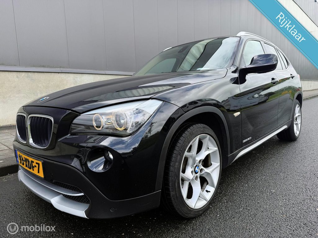 BMW X1 sDrive20i, 184 PK, Schuif-kantel dak, Leder.