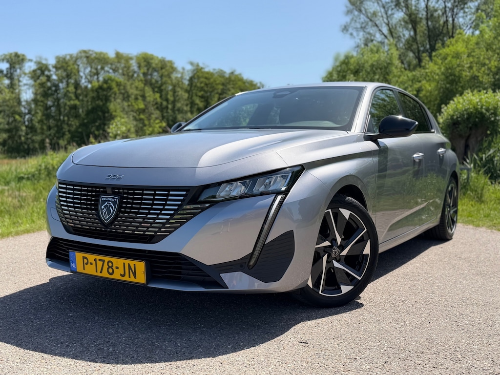 Peugeot 308 1.2 PureTech Allure Pack Business / Navigatie / Camera / Climate Control / Led verlichting / 17"LM Velgen /