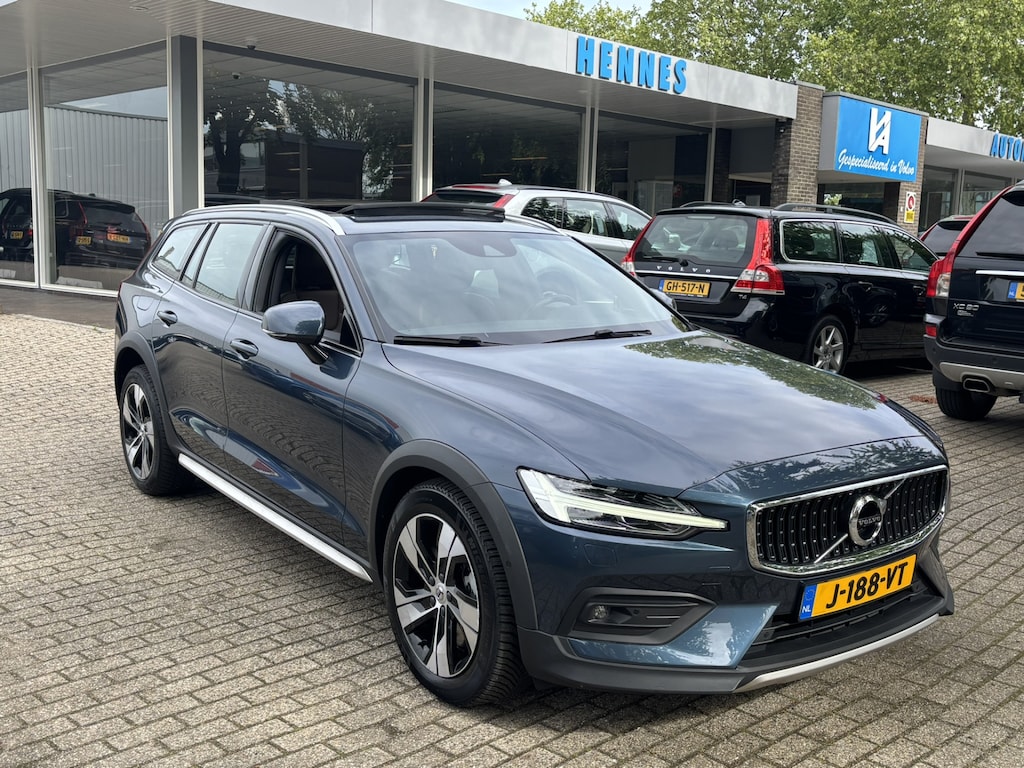 Volvo V60 Cross Country 2.0 B5 AWD Pro Panorama dak Keyless On call
