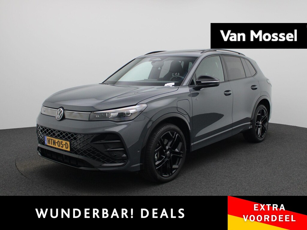 Volkswagen Tiguan 1.5 eHybrid R-Line Edition 204 PK| Origineel Nederlands | 1e Eigenaar | Panoramadak | Navigatie | Stoelverwarming | Stuurwielverwarming | 360 Camera | Dodehoekdetectie