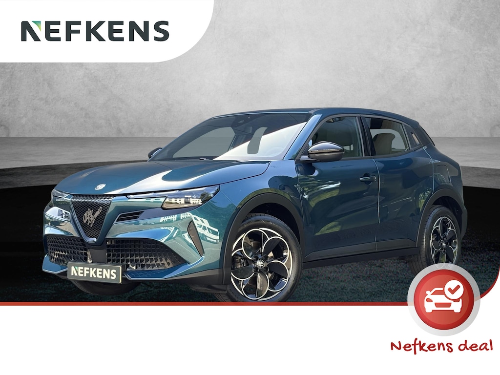 Alfa Romeo Junior Elettrica 54 kWh | Accu 97% | AppleCarPlay/Android | Climate control | Parkeersensoren | 18'' LM velgen