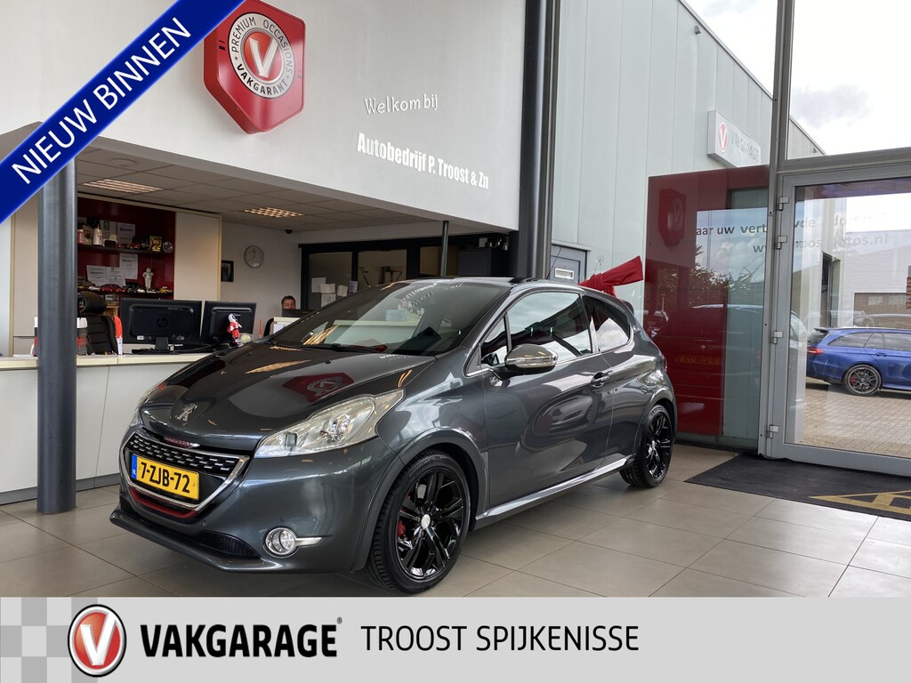 Peugeot 208 1.6 THP GTi 200Pk,1E Eigenaar,Panoramadak,Climate&Cruisecontrol,Bleutooth,V&A Sensoren,Leder/Stof,JBL,Sportstoelen,Spoilerkit,Lagekilometerstand,17 Inch Lmv