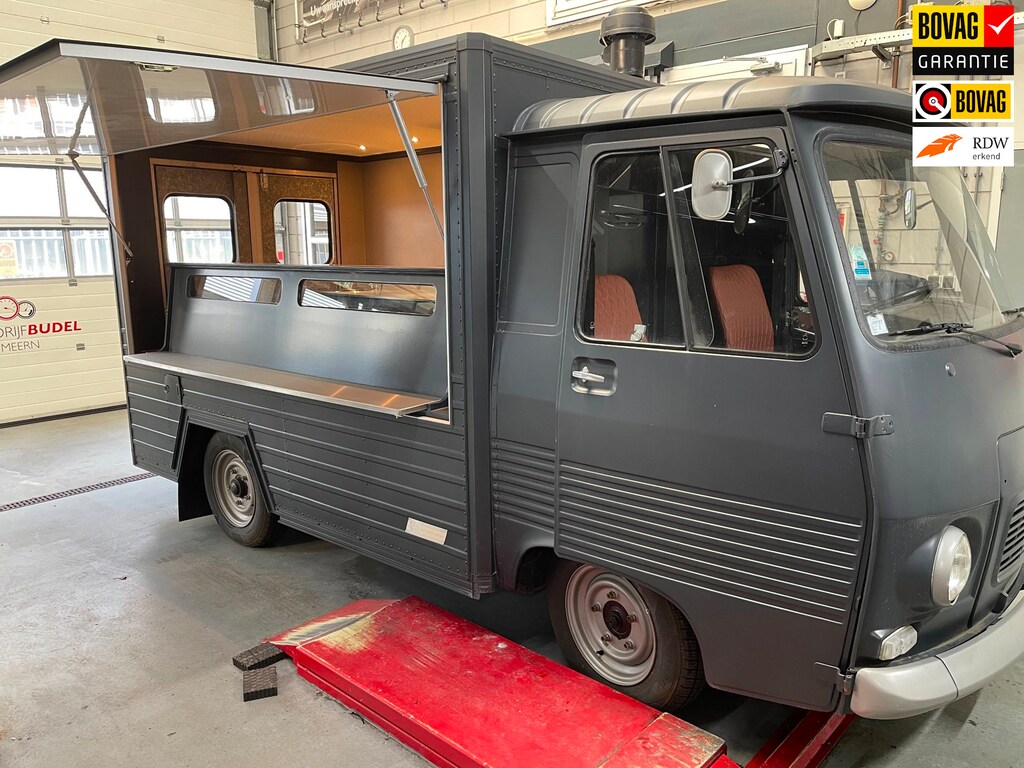 Peugeot J7 FOODTRUCK Volledig gerestaureerd/gereviseerd Benzine