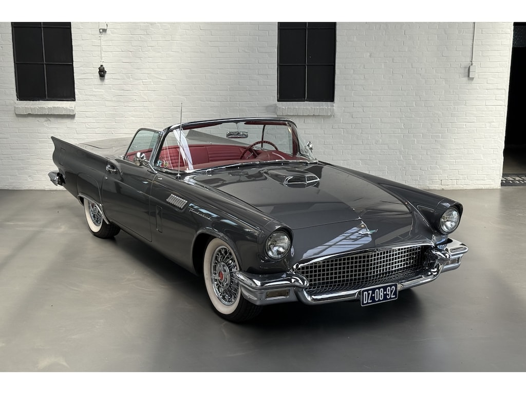 Ford Thunderbird CONVERTIBLE 4,8 V8 FULLY RESTORED + HARDTOP Vele extra's