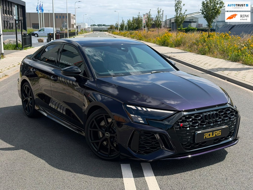Audi RS3 Limousine 2.5 TFSI RS 3 quattro | Violet Paars | RS Performance | B&O | Matrix | RS Uitlaat | 280 km/u