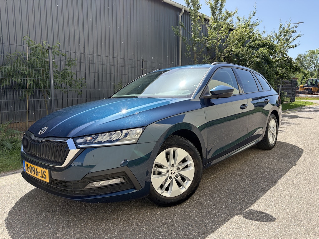 Skoda Octavia Elektro/Benzine Automatisch in Ammerzoden kopen?