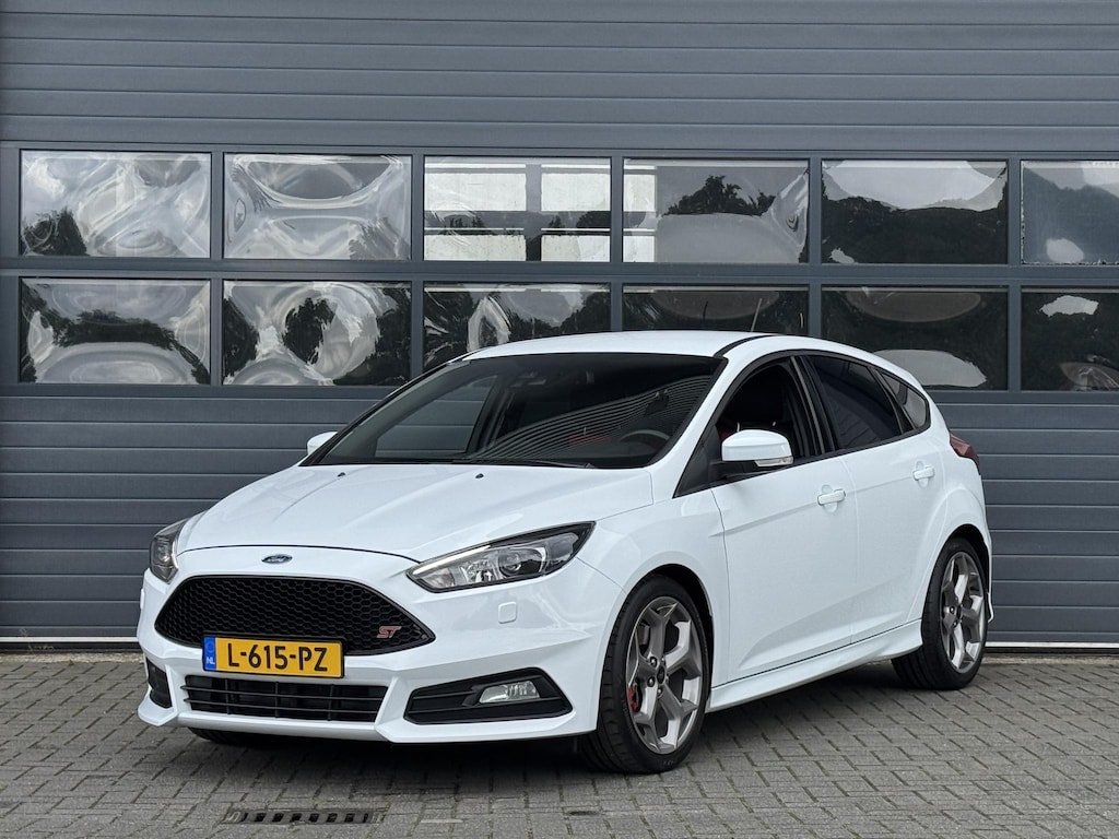 Ford Focus 2.0 ST I WINTERPAKKET I APPLE CARPLAY I ADAPTIVE CRUISE CONTROL