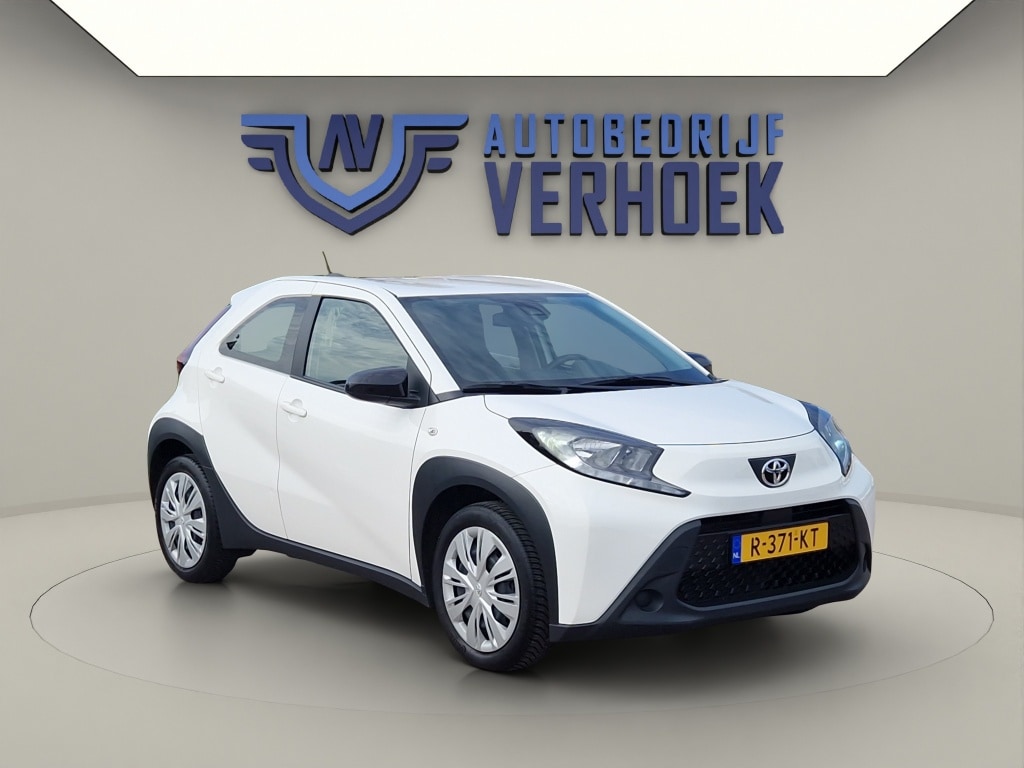 Toyota Aygo X 1.0 VVT-i MT Play NL Auto - All Season Banden - Carplay