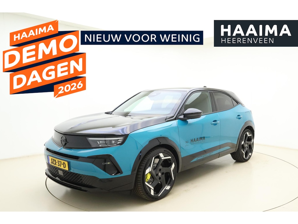 Opel Mokka-e Electric 54 kWh 281pk GSE | Unieke uitvoering | Alcantara sportstoelen | 20" Lichtmetalen velgen |  | Sperdifferentieel | Alcon remschijven met gele remklauwen | Navigatie | Stoel- en Stuurverwarming | Camera | Adapt. Cruise control | Zwart dak en motorkap