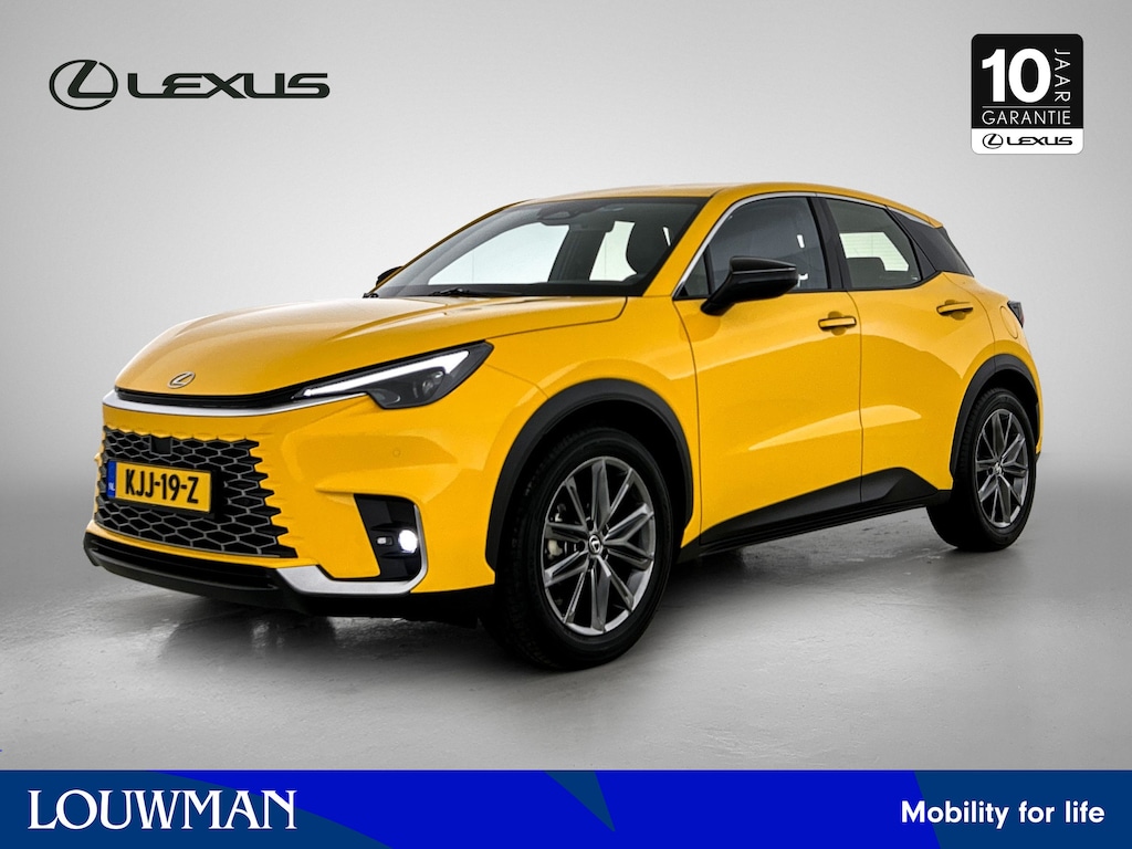 Lexus LBX Relax | BTW voertuig | Stoel+stuurverwarming | Memory Seat | Blind Spot Monitor | Parkeersensoren voor+achter | Elektrische Achterklep | Keyless Entry/Start | Draadloze telefoonlader |
