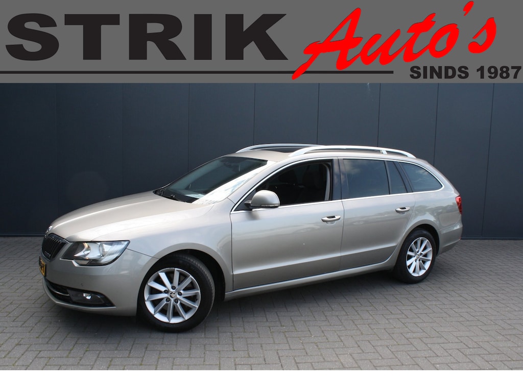 Skoda Superb Combi 1.6 TDI Sprint Pro NAVIGATIE - CAMERA - PANORAMADAK - 2 x PDC - TREKHAAK