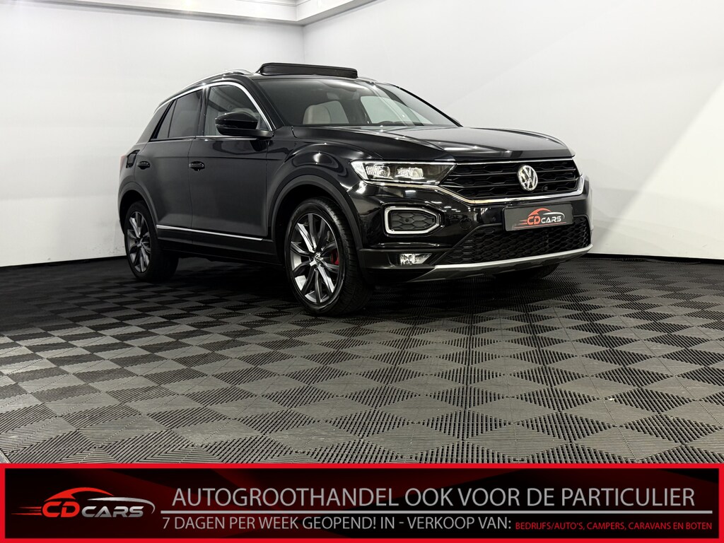 Volkswagen T-Roc 1.5 TSI Sport Panoramadak, Camera, Virtual desk, Apple carplay, Leder, Elektrische achterklep, Cruise control .