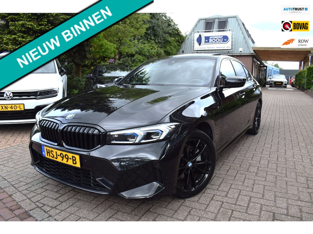 BMW 3-Serie 330e M-PAKKET/OPEN DAK /HEAD-UP/CAMERA/CARPLAY/SFEERVERLICHTING/LASER/MEMORY/BJ 2024