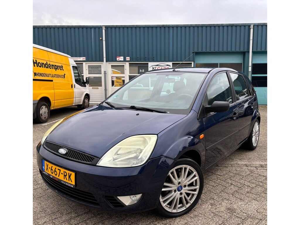 Ford Fiesta 1.4-16V Ambiente | APK | LM Velgen | Airco | Trekhaak | Nieuwe koppeling |