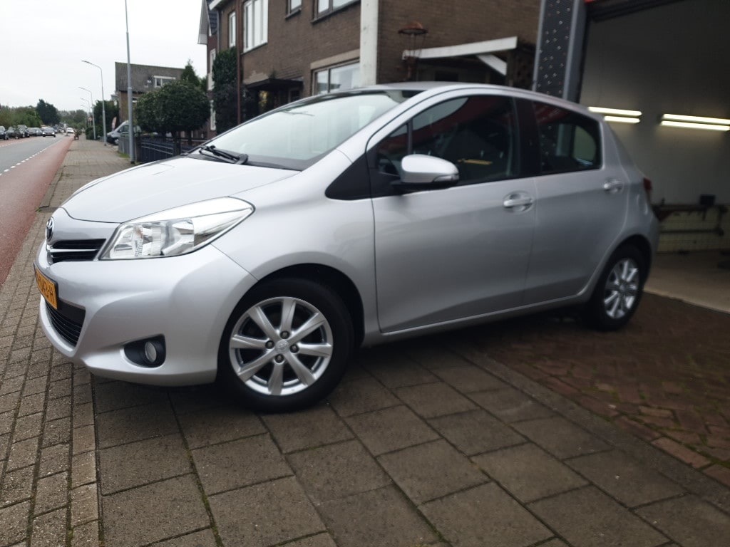 Toyota Yaris 1.0 VVT-i Aspiration | Airco | L.M velgen | Trekhaak