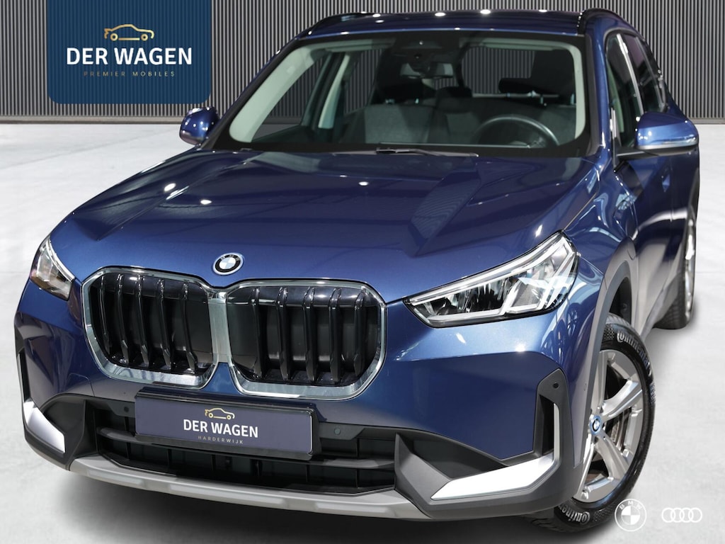 BMW X1 xDrive25e BUSINESS / CAMERA / TREKHAAK / CARPLAY / AMBIENTE / 18"