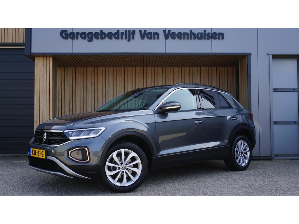Volkswagen T-Roc 1.5 TSI 150pk DSG Life Business *Facelift* Virtual App-Connect 17inch LM Stoelverwarming *Zeer Nette T-Roc* 45226km!