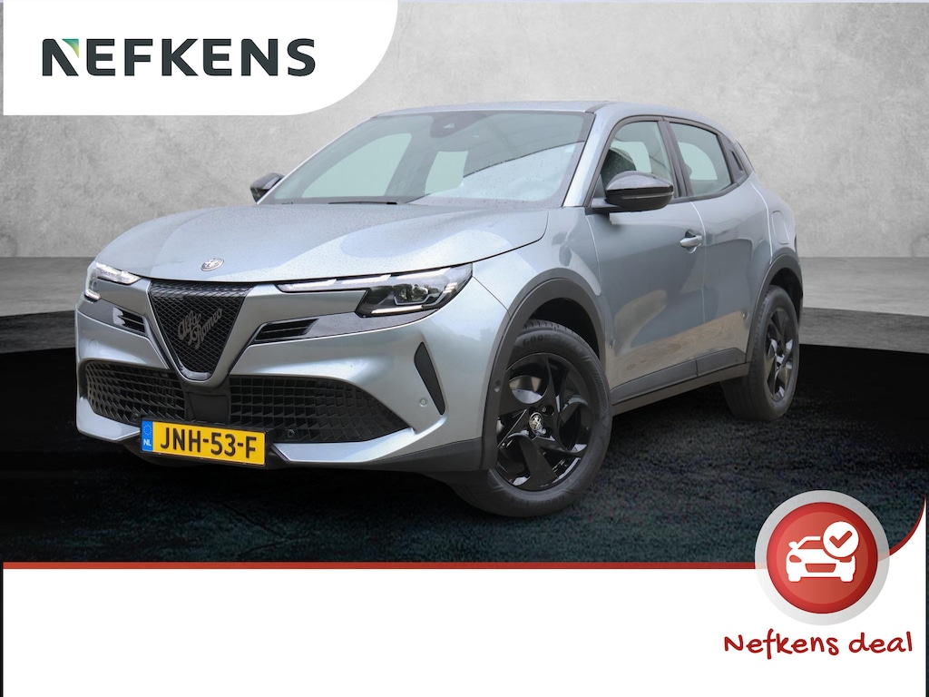 Alfa Romeo Junior 1.2 Hybrid Ibrida 145pk Automaat | Elektrische Achterklep | Navigatie | Climate Control | Adaptieve Cruise Control | Camera | 17" LMV | Matrix-LED Koplampen | Dodehoekdetectie | Keyless Entry/Start | Apple Carplay/Android Auto |