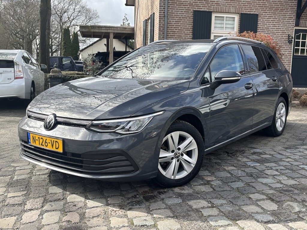 Volkswagen Golf Variant 1.0 eTSI Life autom ecc,navi,chroom,dglass